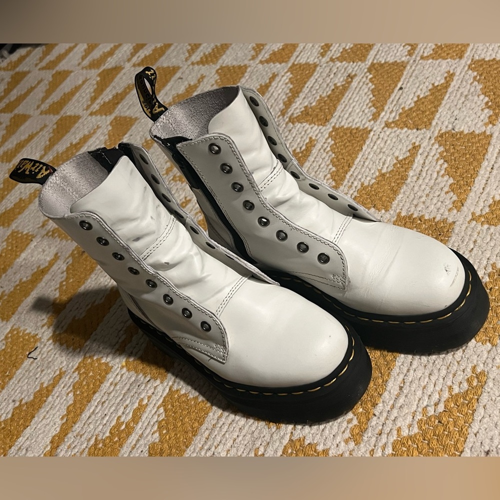 Jadon Doc Martens.